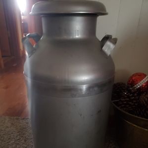 Polished milk can